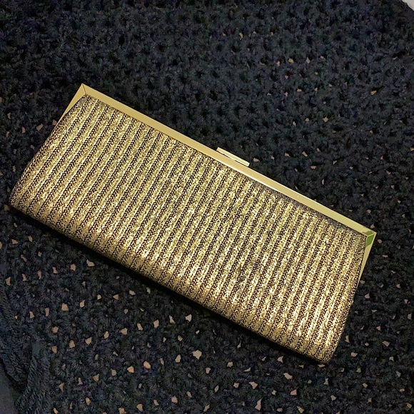 UE Handbags - Classy Glamorous Golden Textured Evening Bag Fashion Clutch HU Certified Vegan